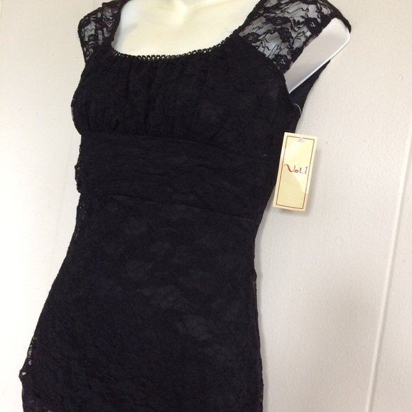 Tops - Vol 1 Lace Top Sz M
